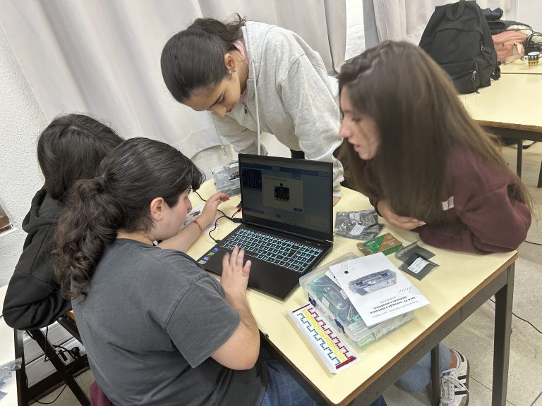 EMPOWERING STUDENTS IN GREEN SENSING THROUGH AI AND VISUAL ARTS (eGAIA)