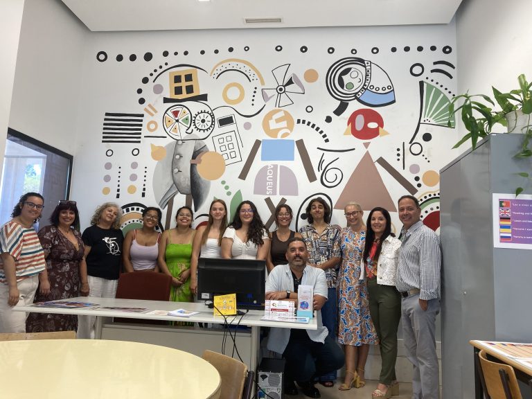 Inauguração do mural do Gabinete de Apoio ao Aluno Migrante